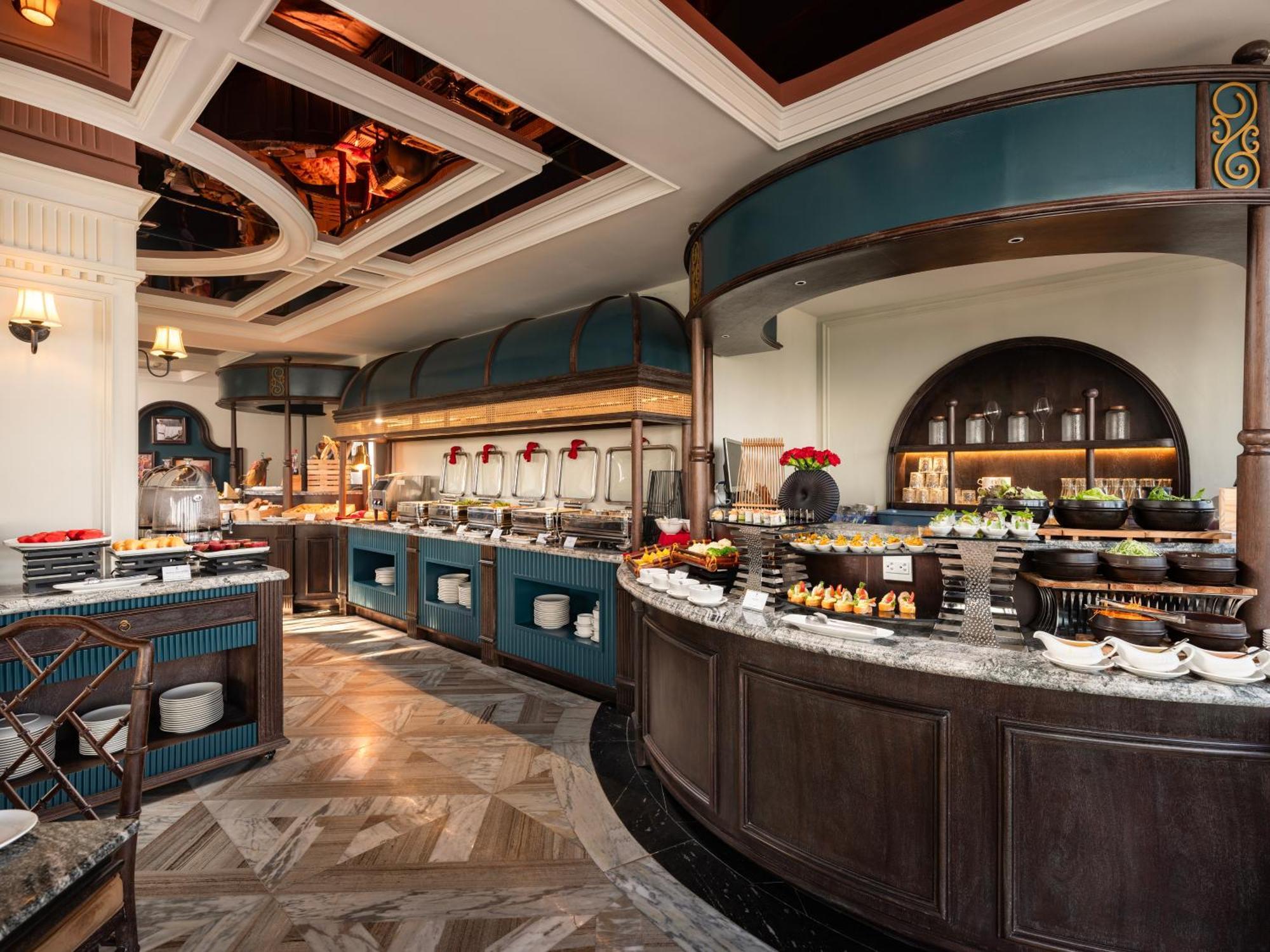 Grand Hotel Du Lac Ανόι Εξωτερικό φωτογραφία The buffet at the hotel