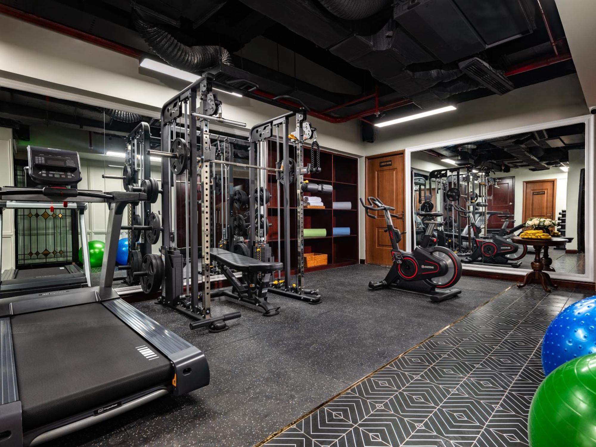 Grand Hotel Du Lac Ανόι Εξωτερικό φωτογραφία The gym at the hotel