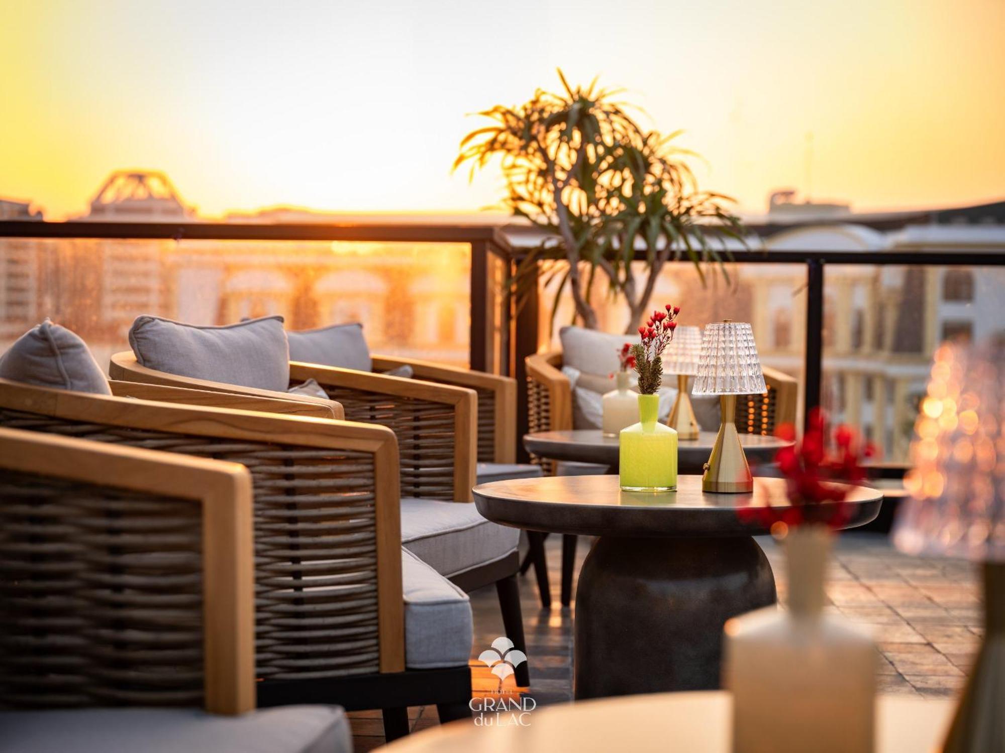 Grand Hotel Du Lac Ανόι Εξωτερικό φωτογραφία The Terrace at the Hotel