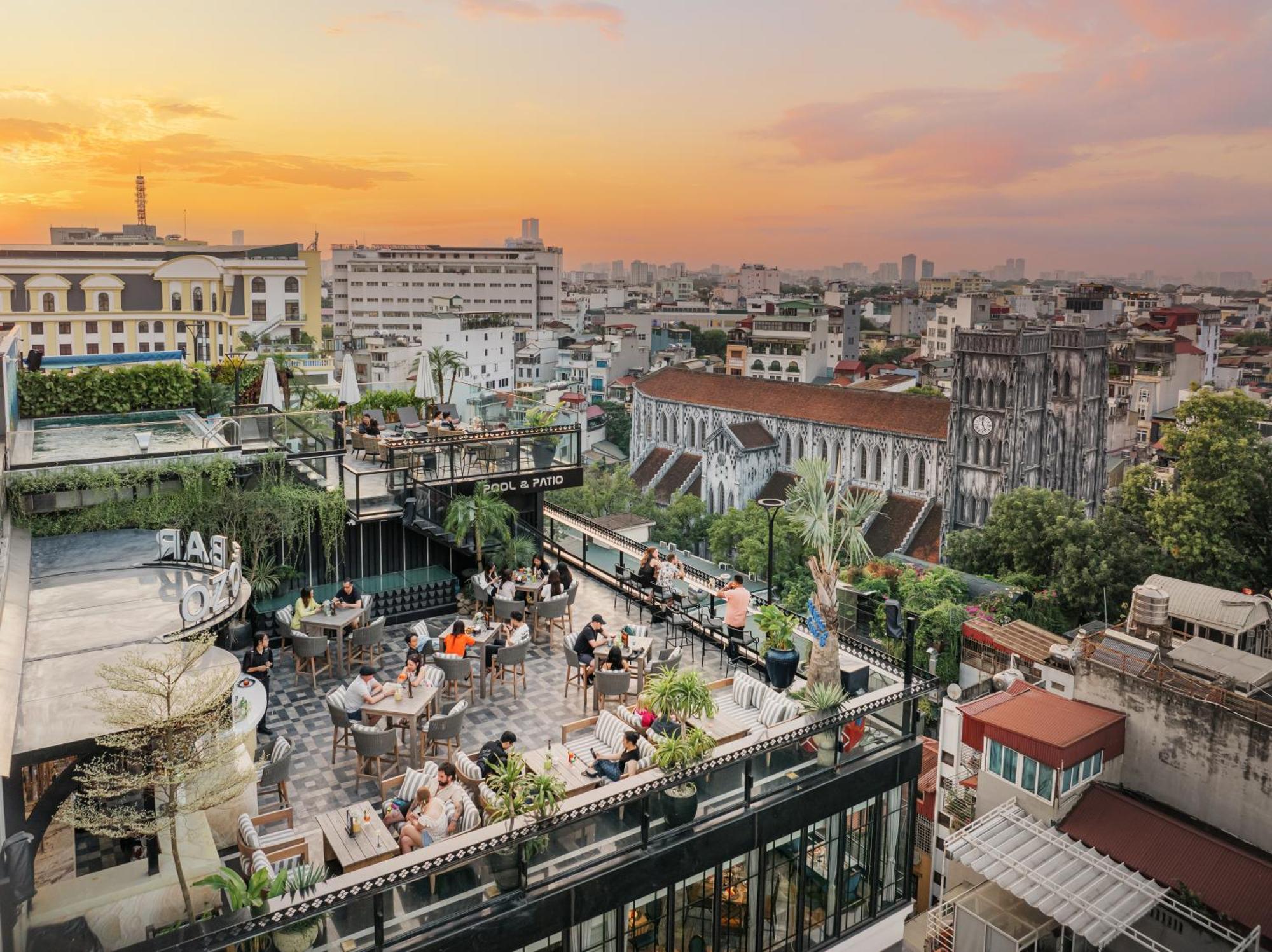 Grand Hotel Du Lac Ανόι Εξωτερικό φωτογραφία View of the rooftop bar